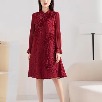 Aukštos klasės plisuotos siuvinėjimo vidutinio ilgio suknelė rudens ir žiemos didelis dydis mažas prarasti dugno sijonas