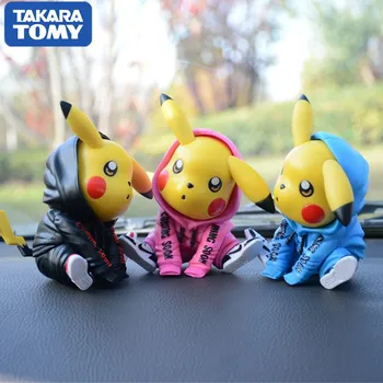 TAKARA TOMY Pokemon PVC Pikachu Banga Drabužius Populiarus Gyvūnėlių Stovėti Veiksmų Skaičius, Automobilių Apdailos Kalėdų Dovanos, Žaislai Vaikams